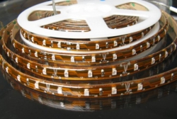 LEDS-60-3528: Strip mit 300 LED\'s pro Rolle