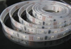LEDS-30-MAG-5060: Strip mit 150 Farbwechsel-LED\'s pro Rolle